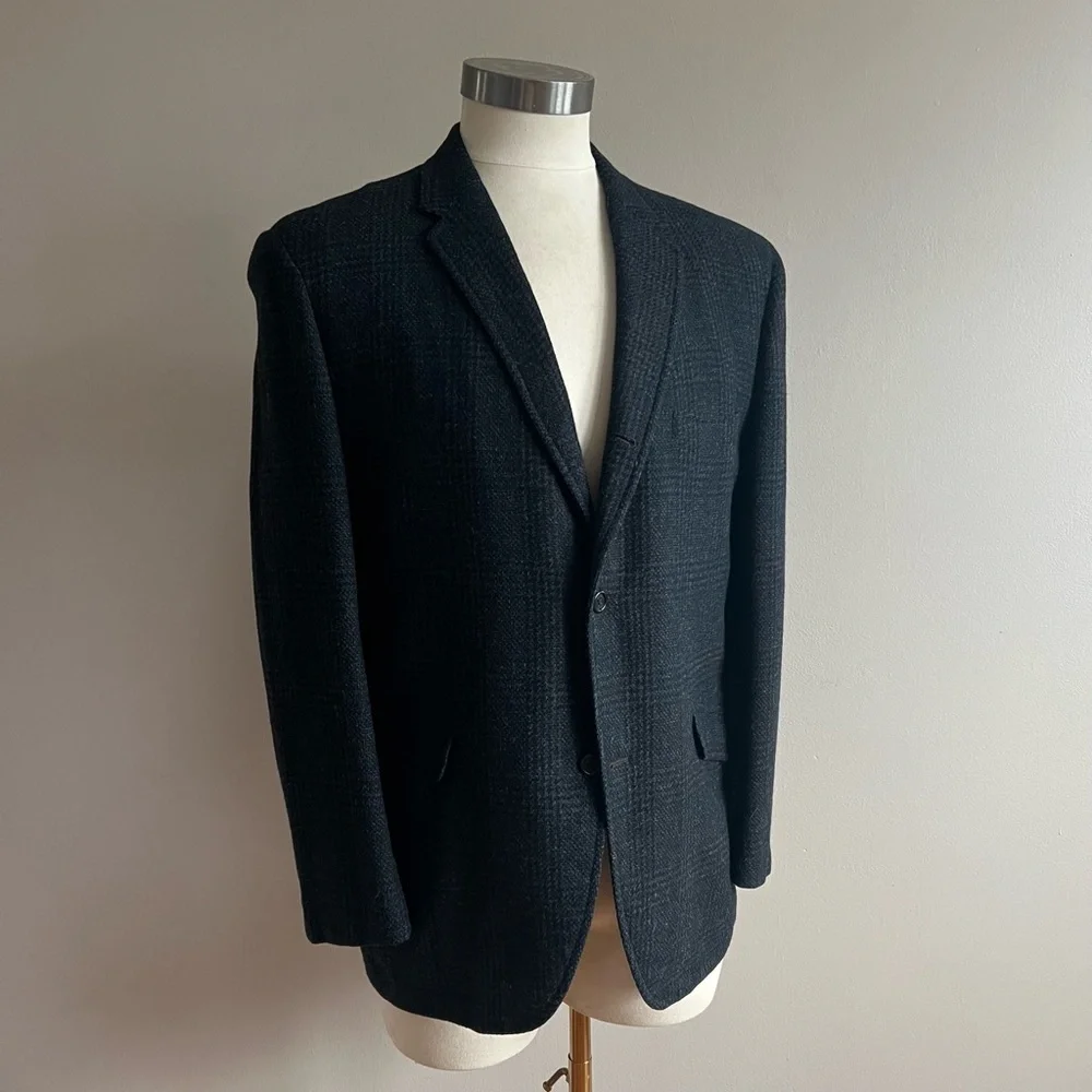 Ivy Trad 3/2 Roll Navy Plaid Wool Sportscoat - Picture 1 of 9